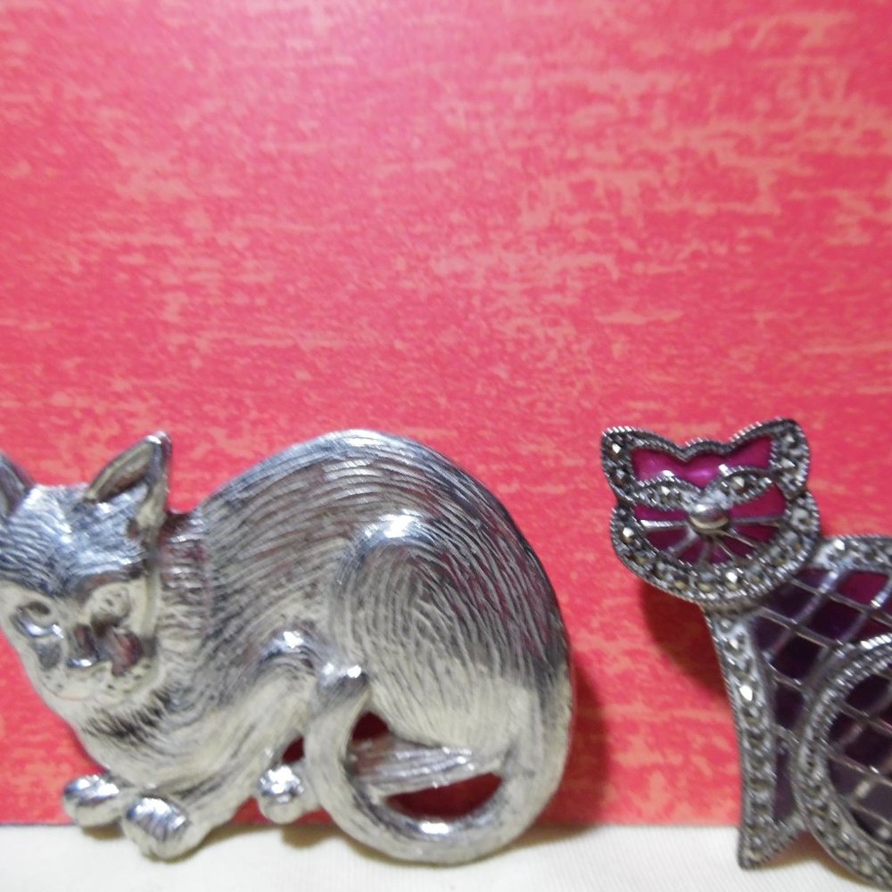 Kitty cat pins (2)
